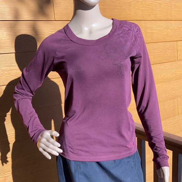 North face long sleeve - Picture 4 of 11